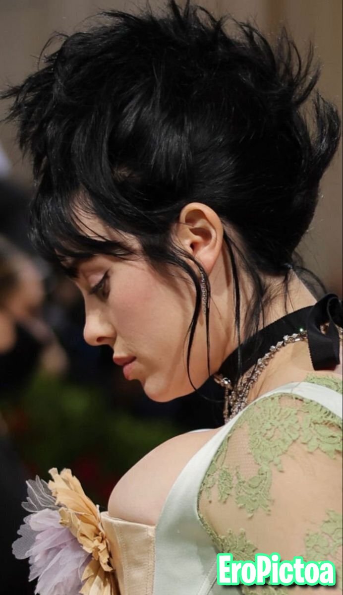 Billie Eilish photo featuring celeb - Part 25