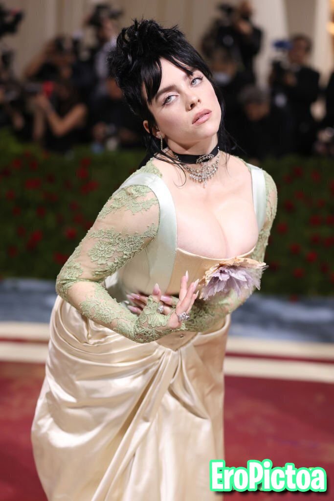 Billie Eilish photo featuring celeb - Part 36