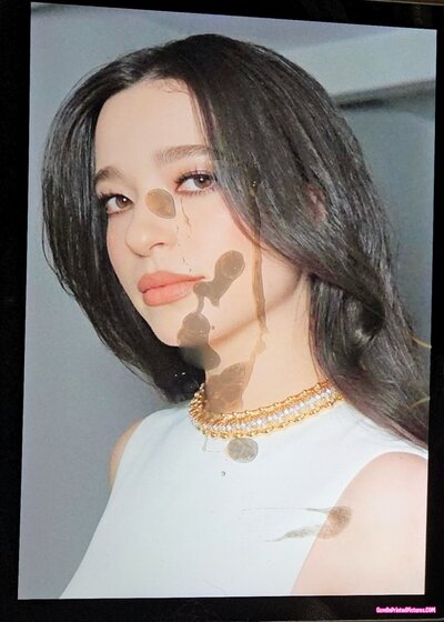 Thumbnail for Mikey Madison/Billie Eilish Cum Tribute reupload