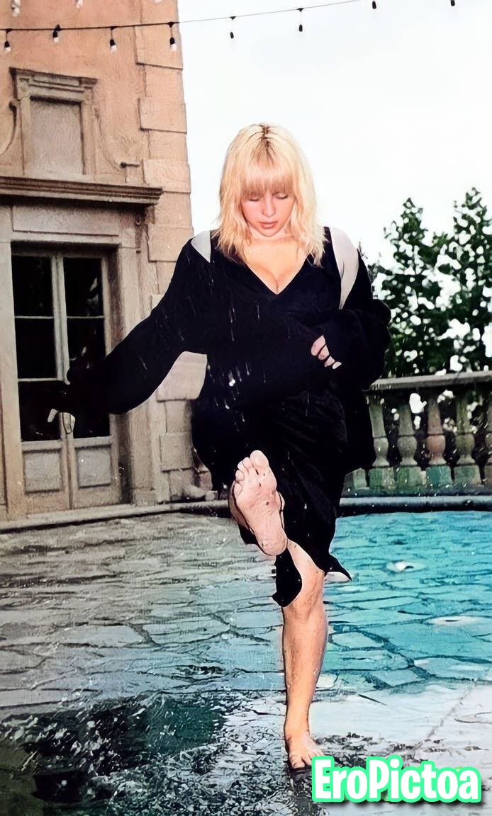Billie Eilish shit photo featuring Billie - Part 25
