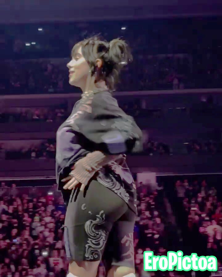 Billie Eilish shit photo featuring fat tits - Part 38