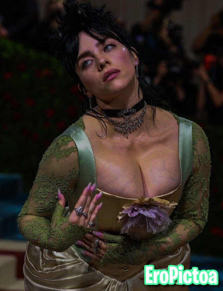 Billie Eilish shit photo featuring celebrity - Part 39