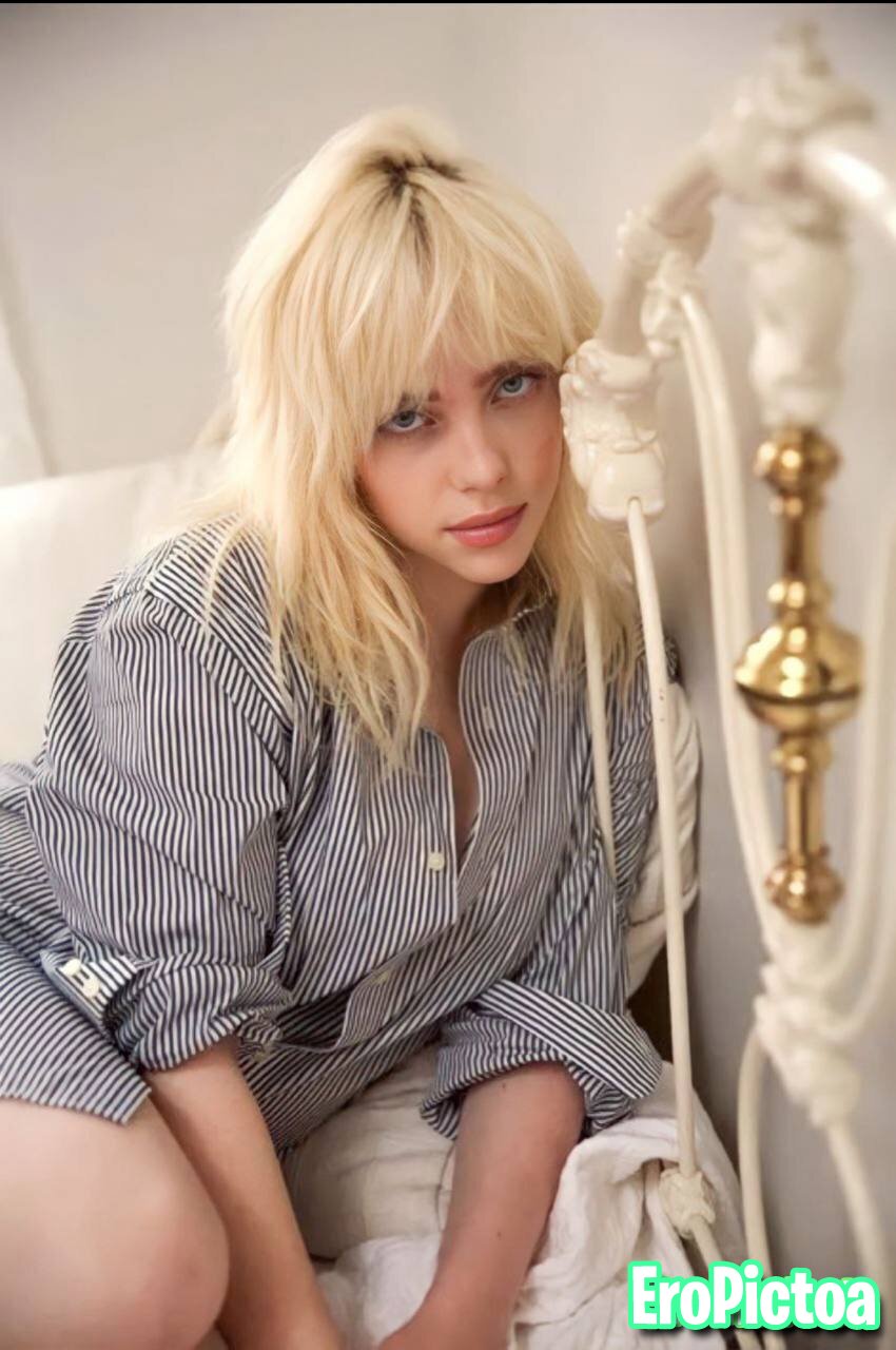 Billie Eilish shit photo featuring Eilish - Part 42