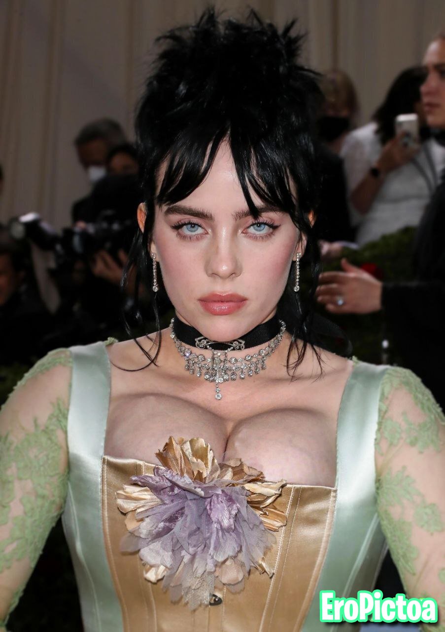 Billie Eilish shit photo featuring tits - Part 45