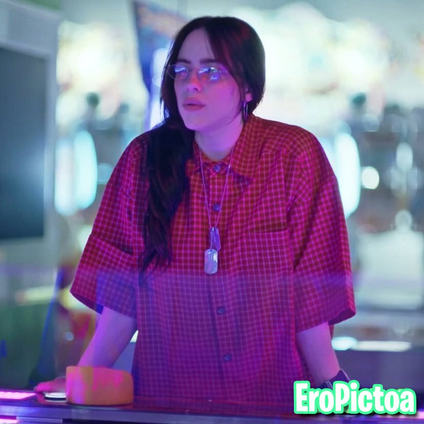 Billie Eilish photo featuring celeb - Part 16
