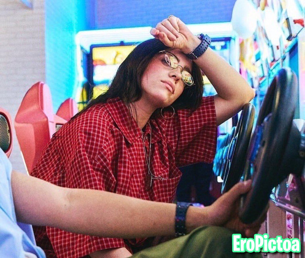 Billie Eilish photo featuring big tiddies - Part 21