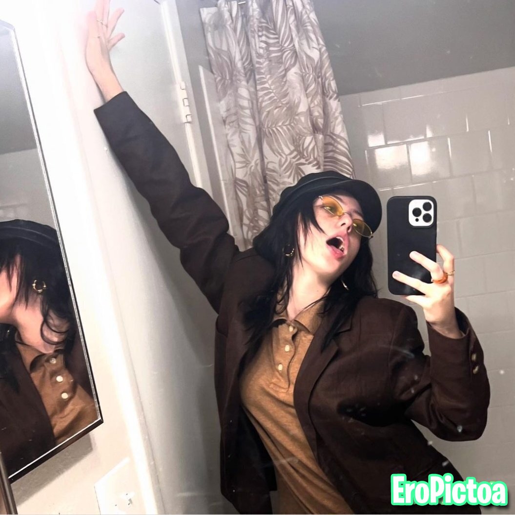 Billie Eilish photo featuring big tits - Part 32