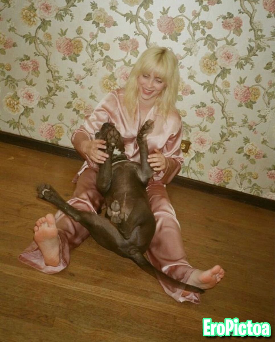 Billie Eilish photo featuring celeb - Part 2