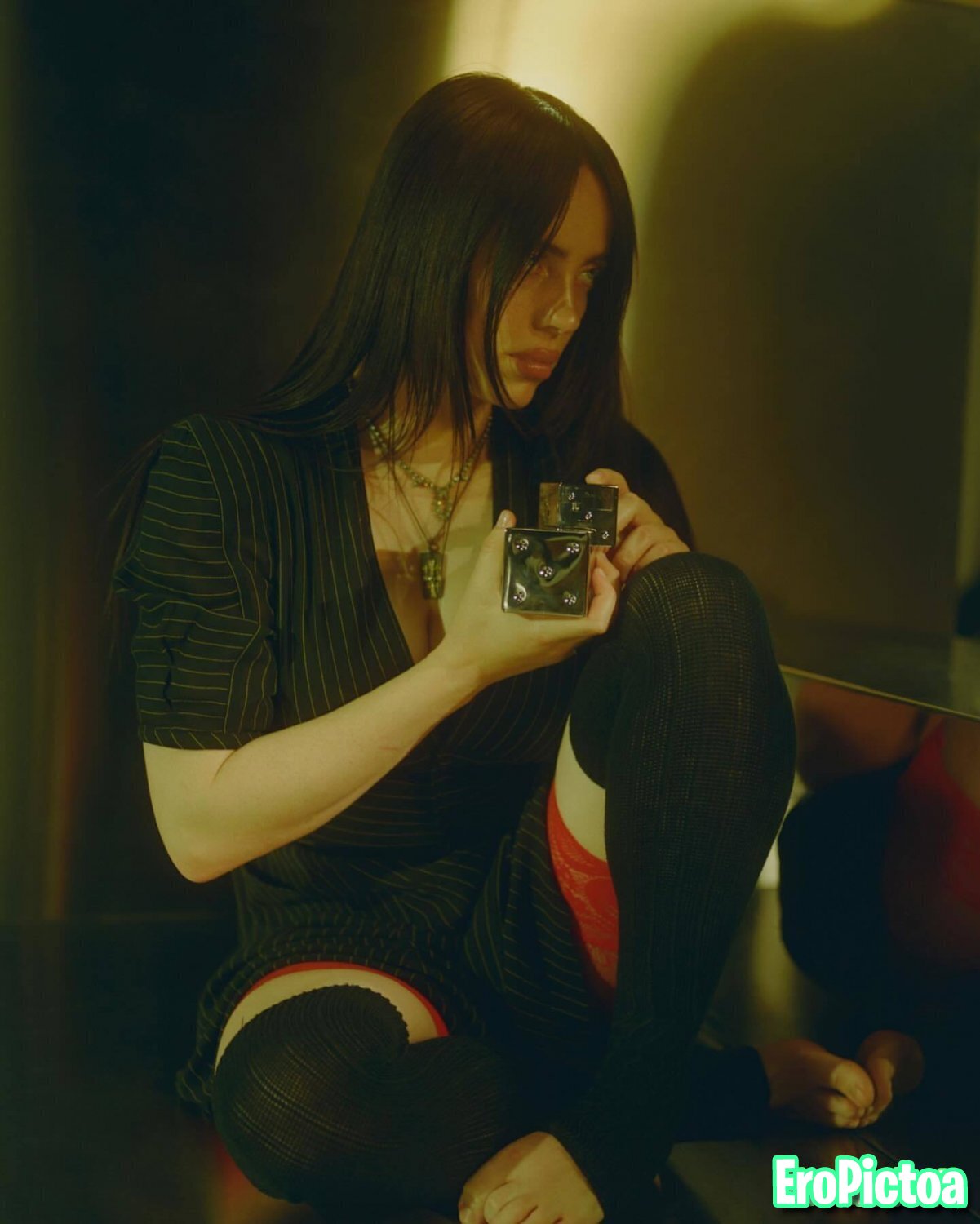 Billie Eilish photo featuring feet - Part 6