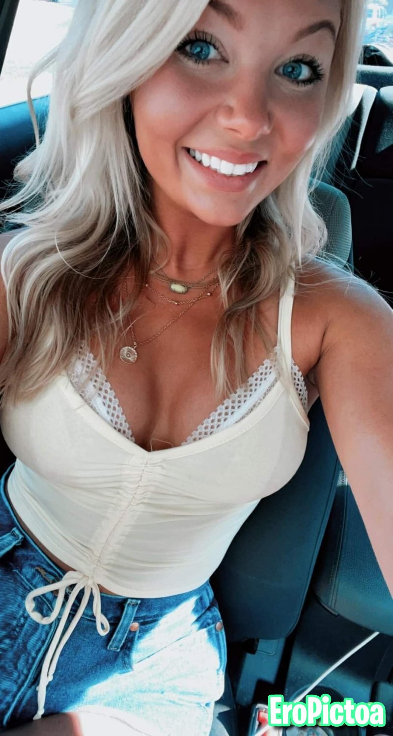 Pretty blonde, Olivia selfies photo featuring Blonde