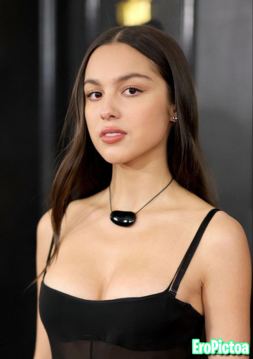 Olivia Rodrigo photo featuring wasian - Part 13