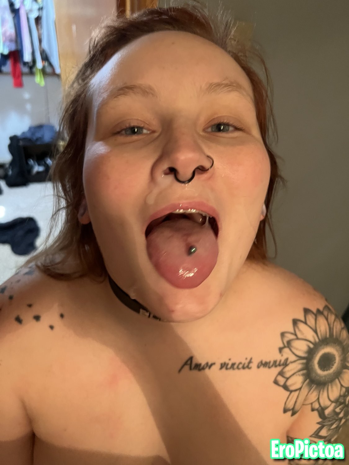 Tattooed whore Olivia photo featuring facial - Part 21