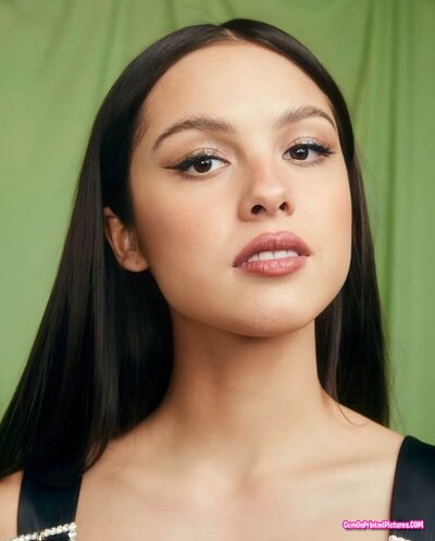 Thumbnail for Olivia Rodrigo takes a fat ai cumload on her pretty face