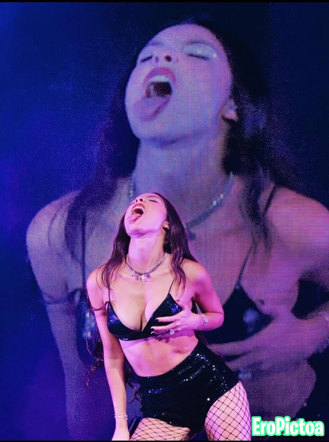 Olivia Rodrigo photo featuring Singer