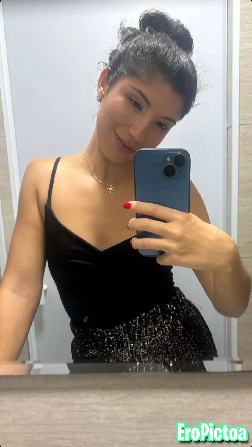 24yo Olivia from UK Exposed photo featuring 24yo
