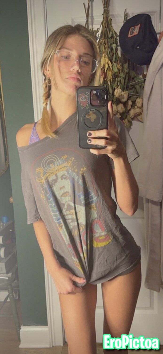 Teasing slut olivia photo