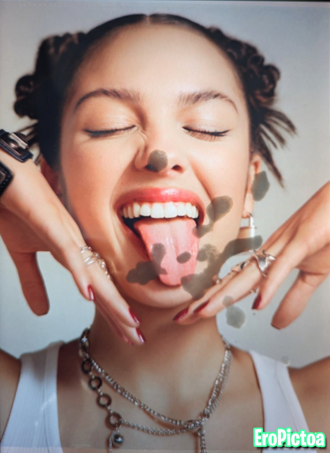 Olivia cum photo featuring Olivia Rodrigo - Part 3