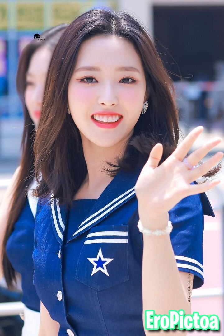 Olivia Hye LOONA photo featuring LOONA - Part 11