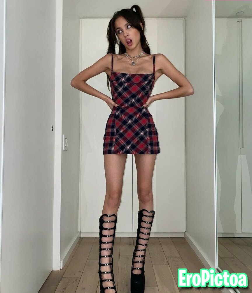 Olivia Rodrigo photo featuring Teen - Part 23