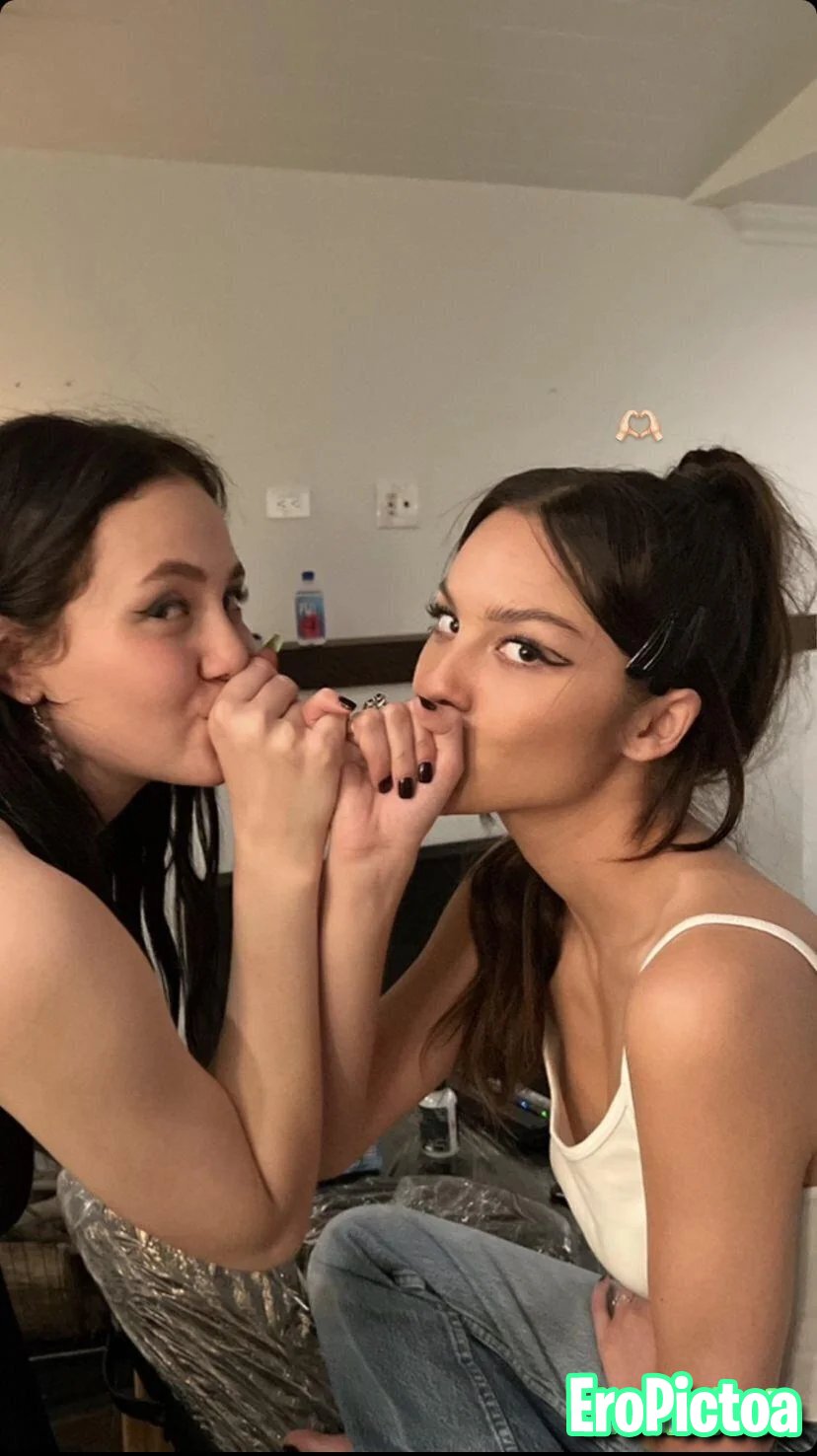 Olivia Rodrigo photo featuring Teen - Part 38