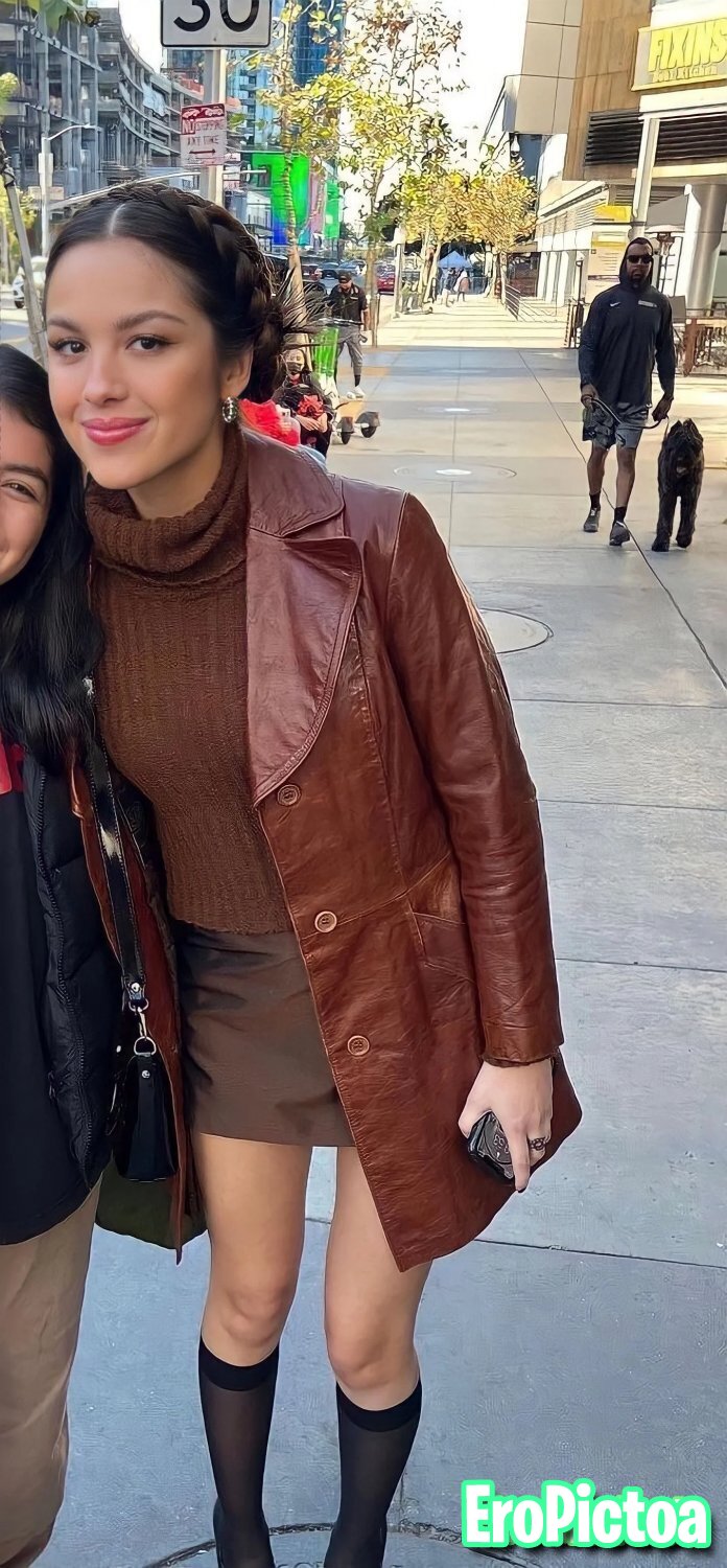 Olivia Rodrigo photo featuring Legs - Part 44
