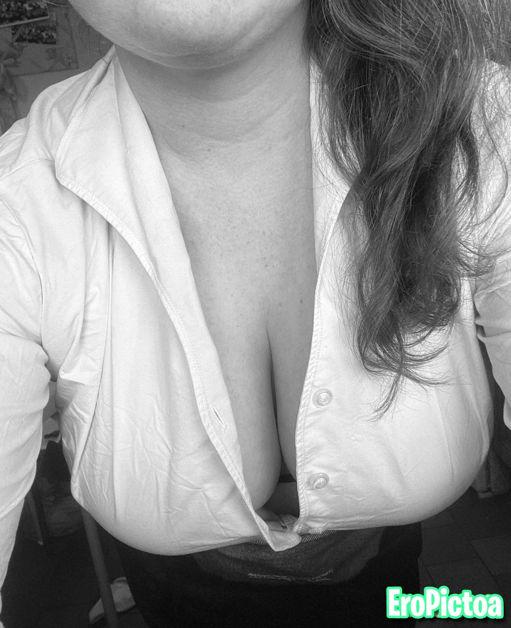 Olivia 30yo slut milf photo featuring Big boobs - Part 9