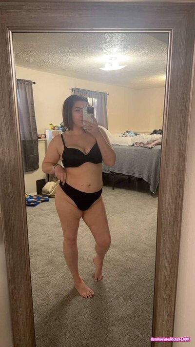 Thumbnail for Olivia 28y