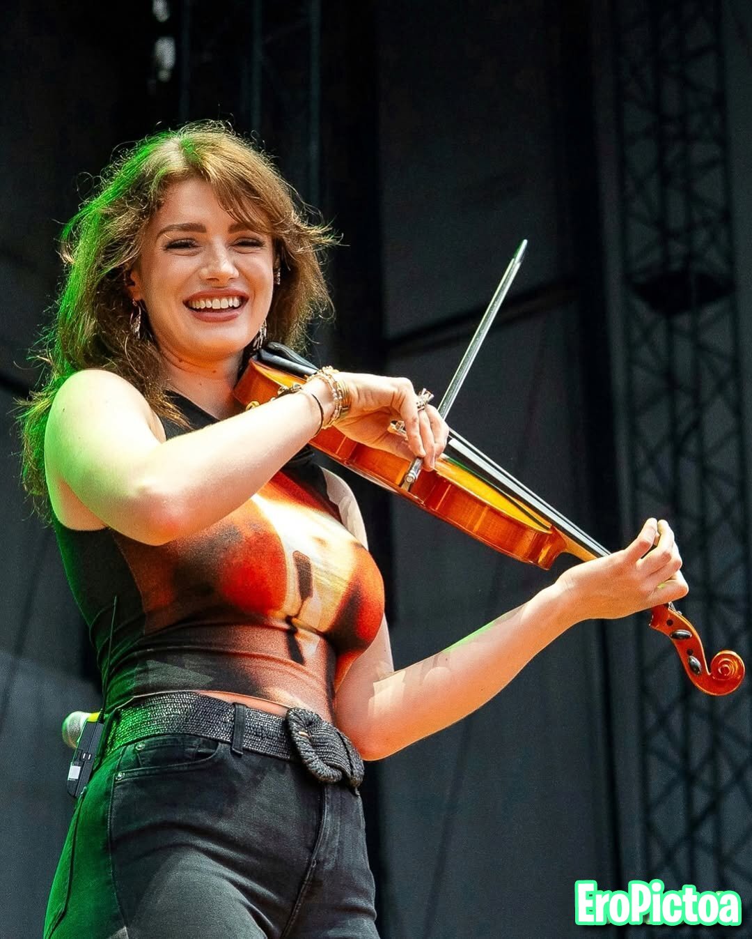Hermosa música🎻 photo featuring Culona