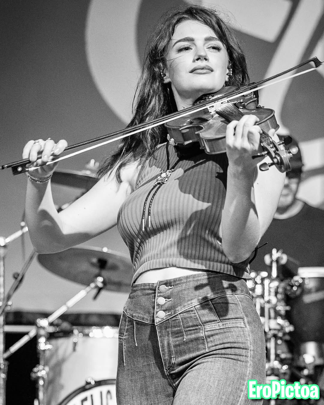 Hermosa música🎻 photo featuring Tetona