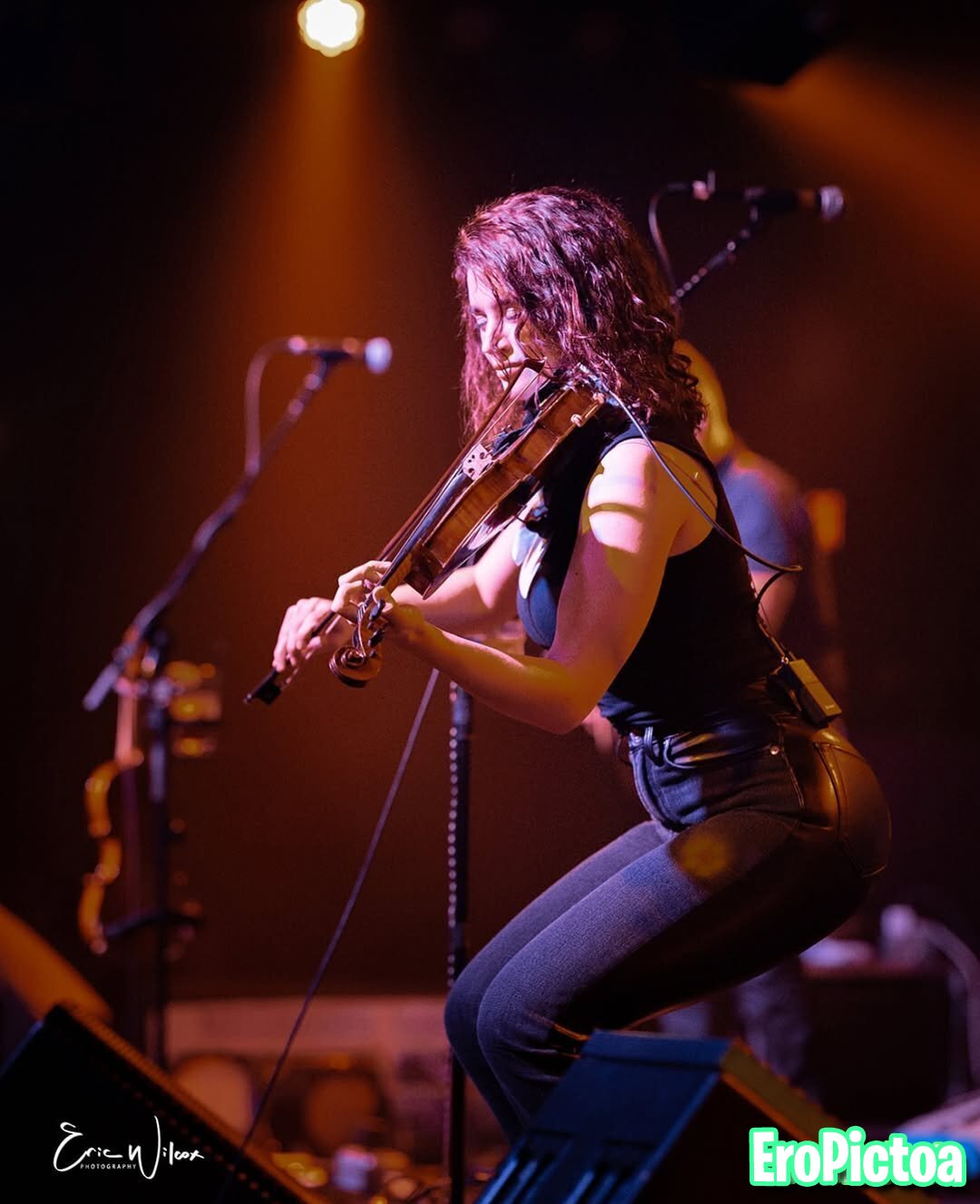 Hermosa música🎻 photo featuring Tetona