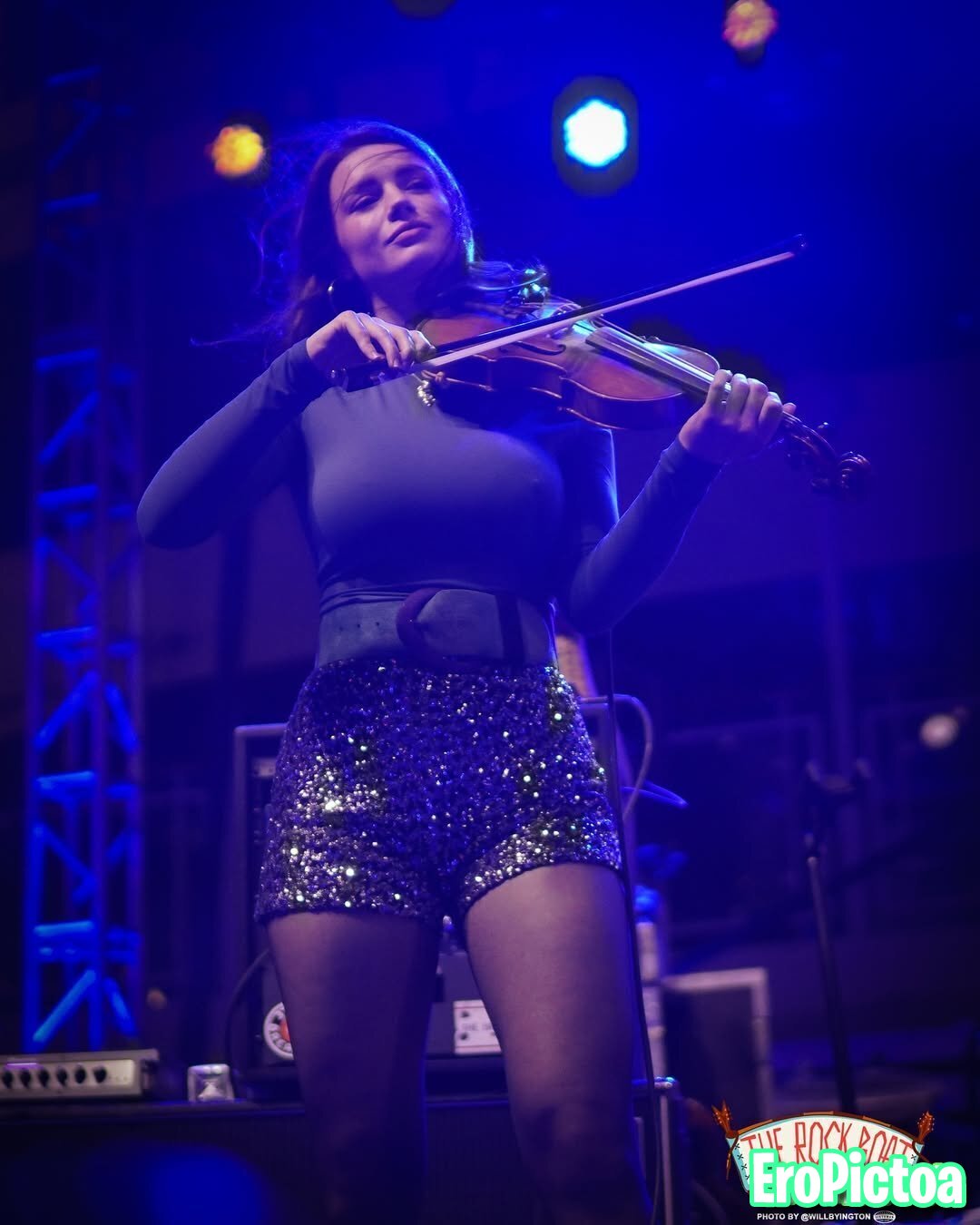 Hermosa música🎻 photo featuring Ass