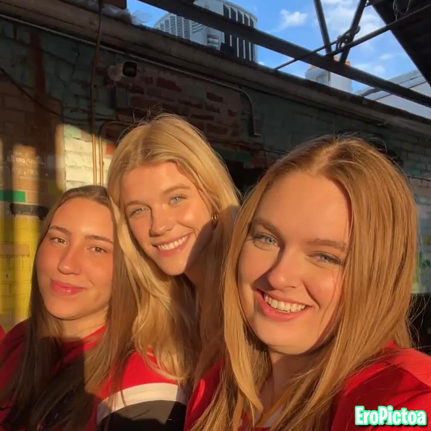 Olivia E photo featuring Irls