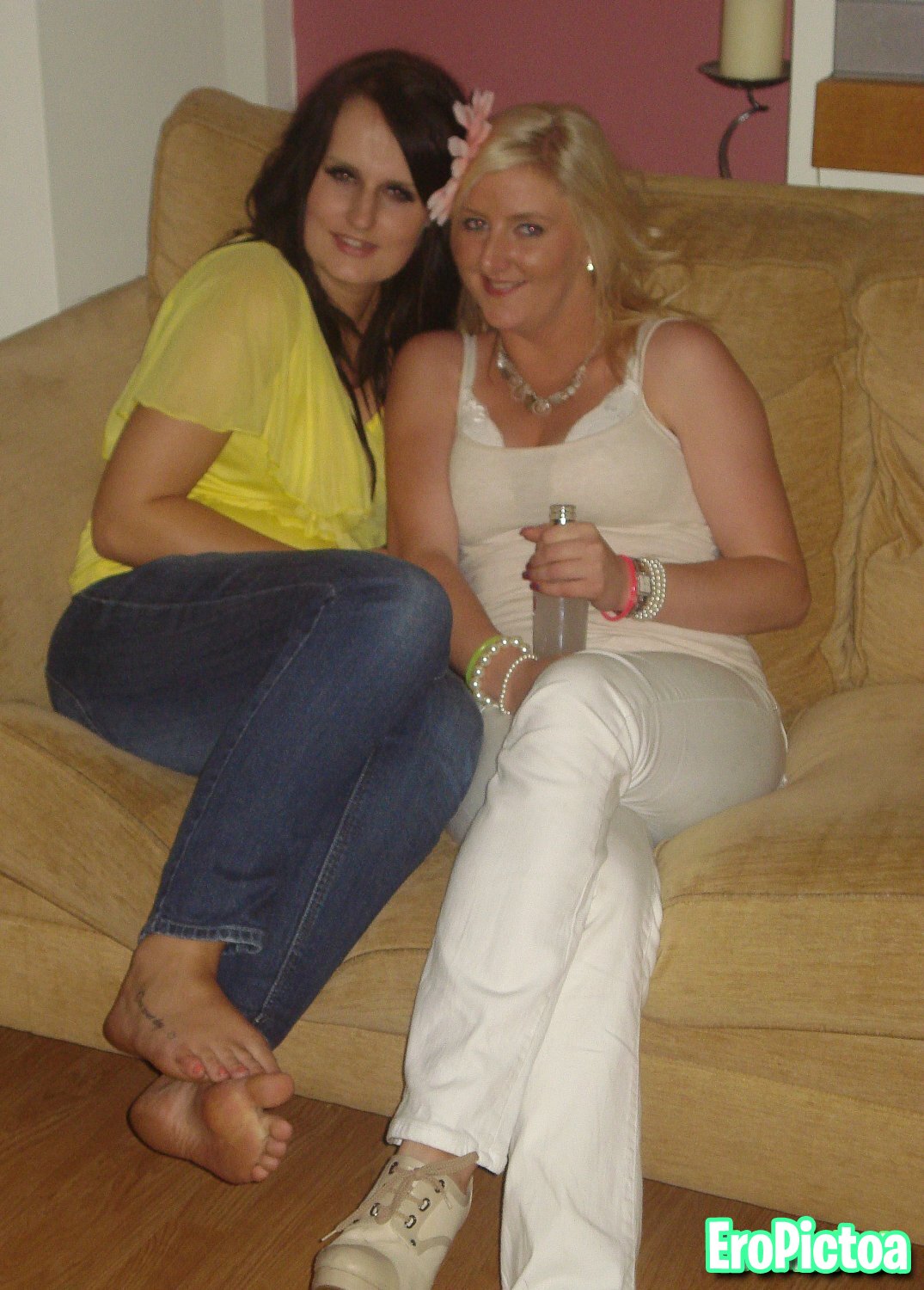 uk footsluts photo featuring soles - Part 42
