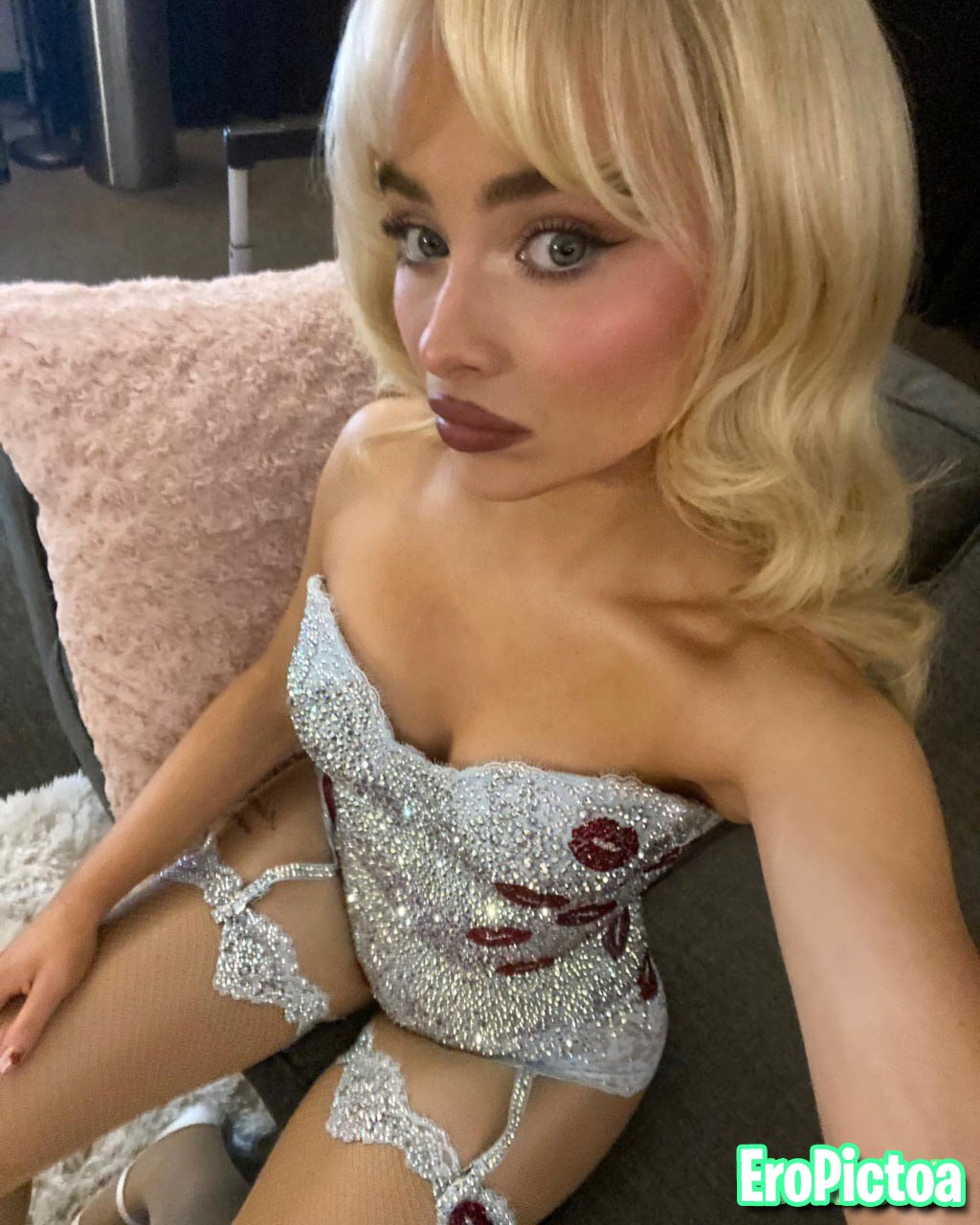 Sabrina Carpenter photo