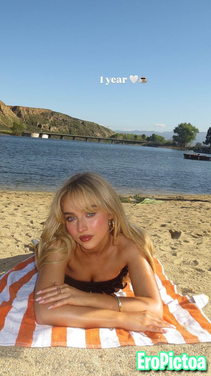 Sabrina Carpenter photo