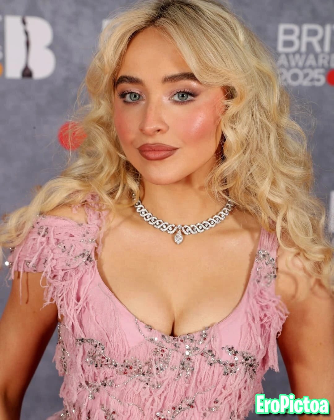 Sabrina carpenter photo featuring Puta - Part 24