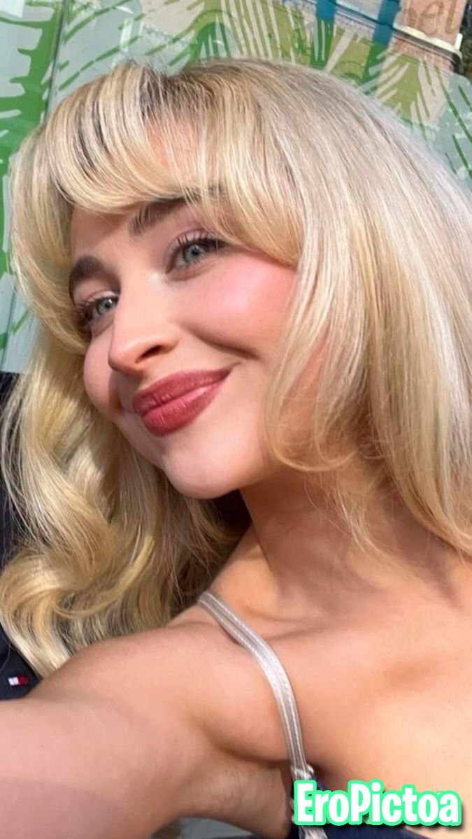 Sabrina Carpenter 3 photo featuring singer