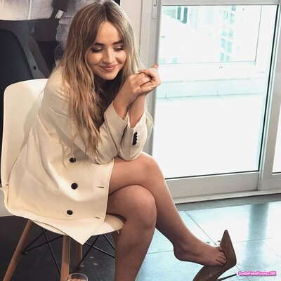 Thumbnail for Sabrina Carpenter feet