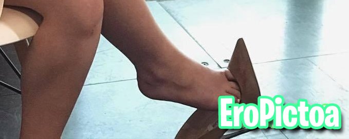 Sabrina Carpenter feet photo featuring sabrina carpenter - Part 1