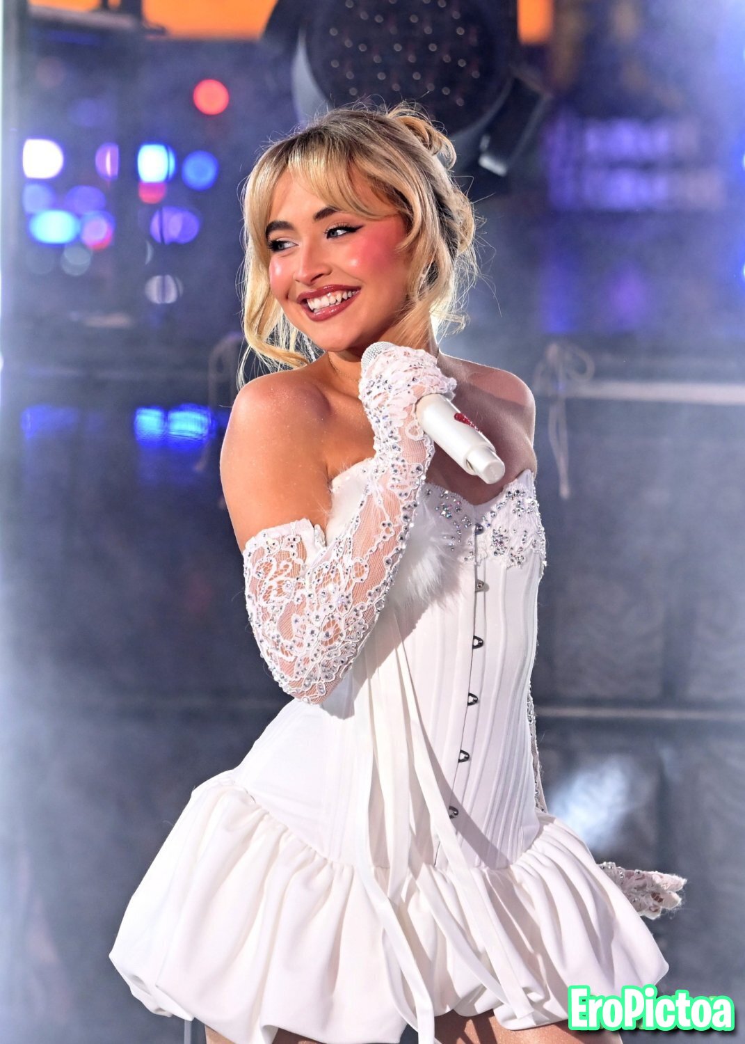 Sabrina Carpenter in 4K photo featuring Sabrina Carpenter
