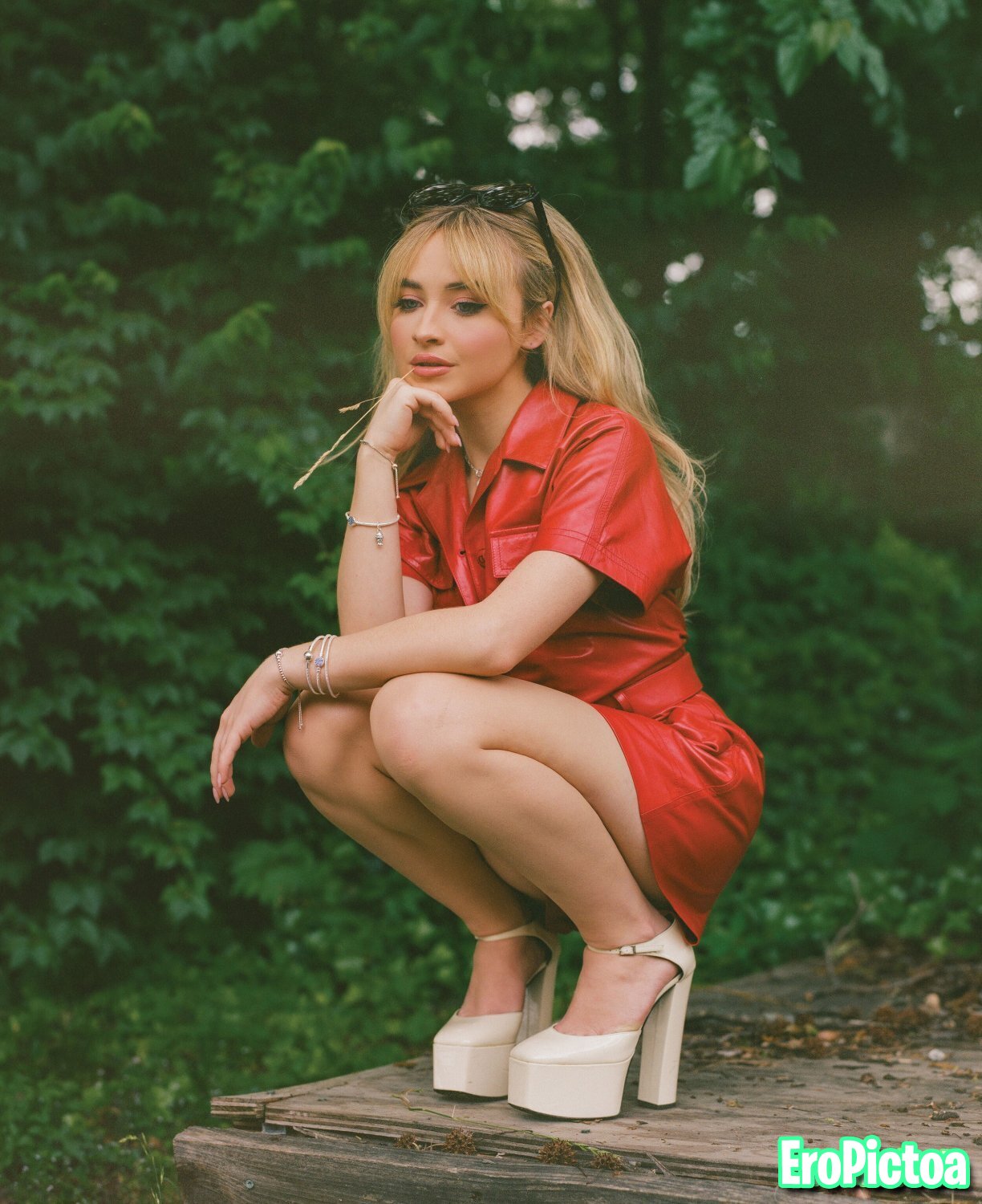 Sabrina Carpenter photo featuring Carpenter - Part 9