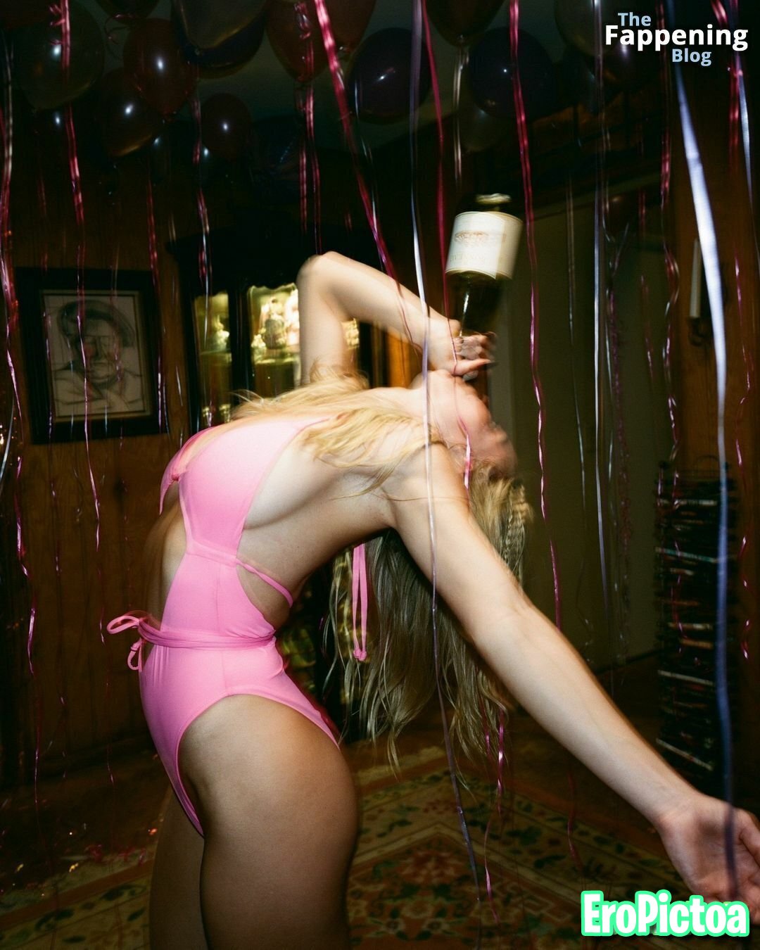 Sydney Sweeney's nasty stuff photo featuring films - Part 55