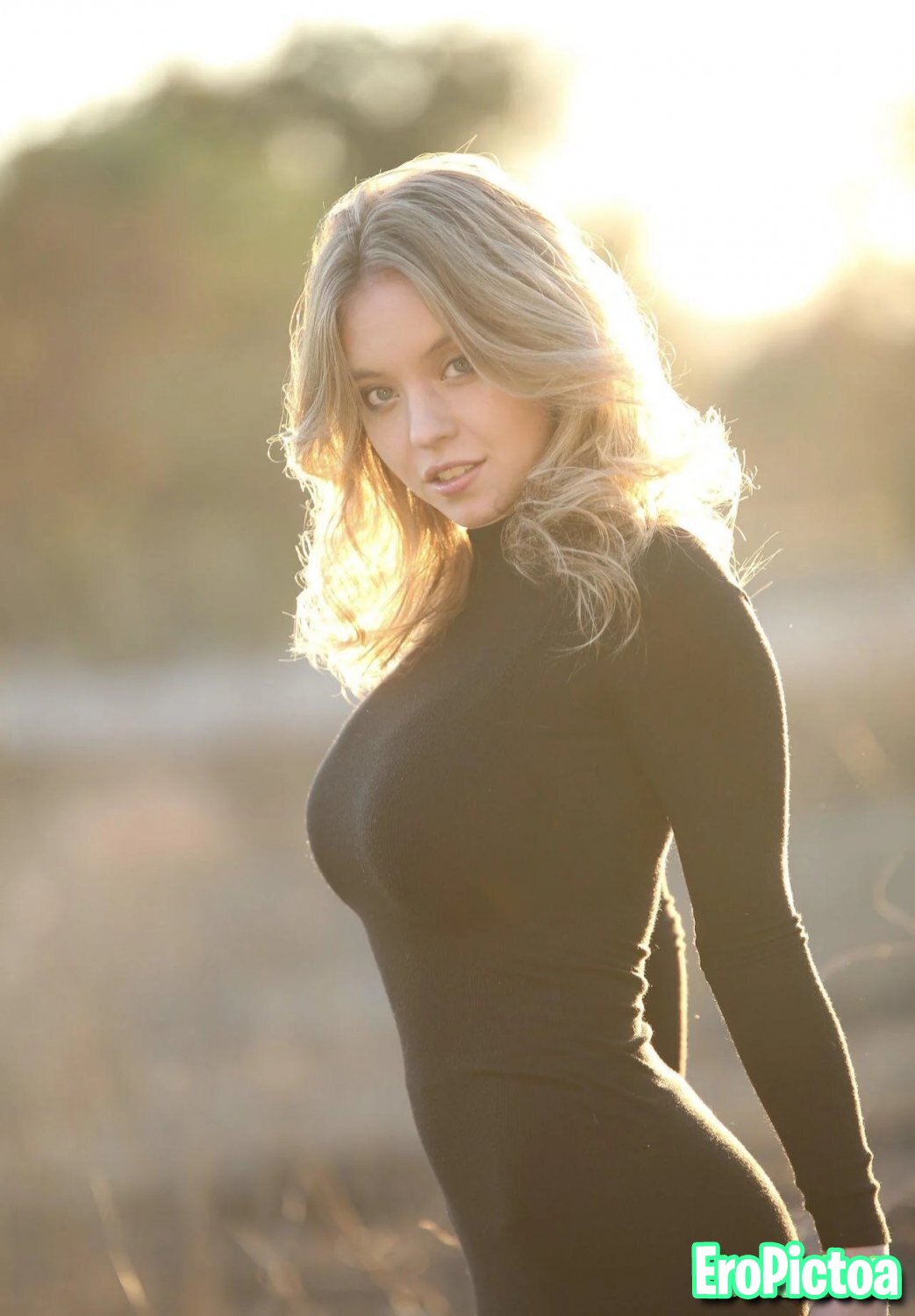 Sydney Sweeney 1 photo featuring Actriz - Part 53