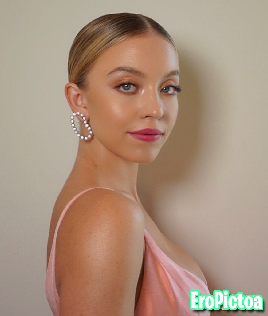 Sydney Sweeney 1 photo featuring Famosa - Part 7