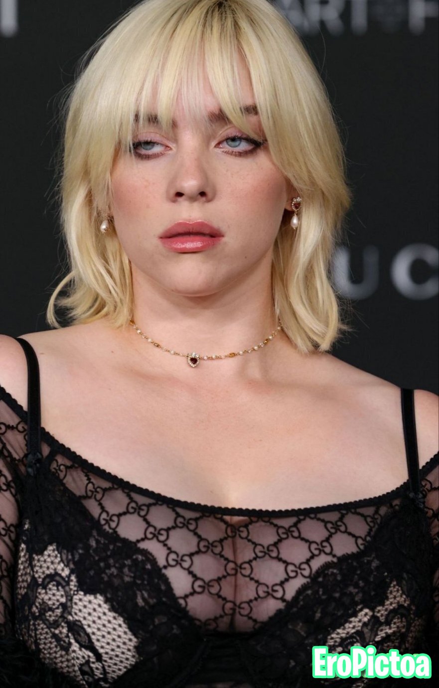 Great cleavage photo featuring margot robbie - Part 8
