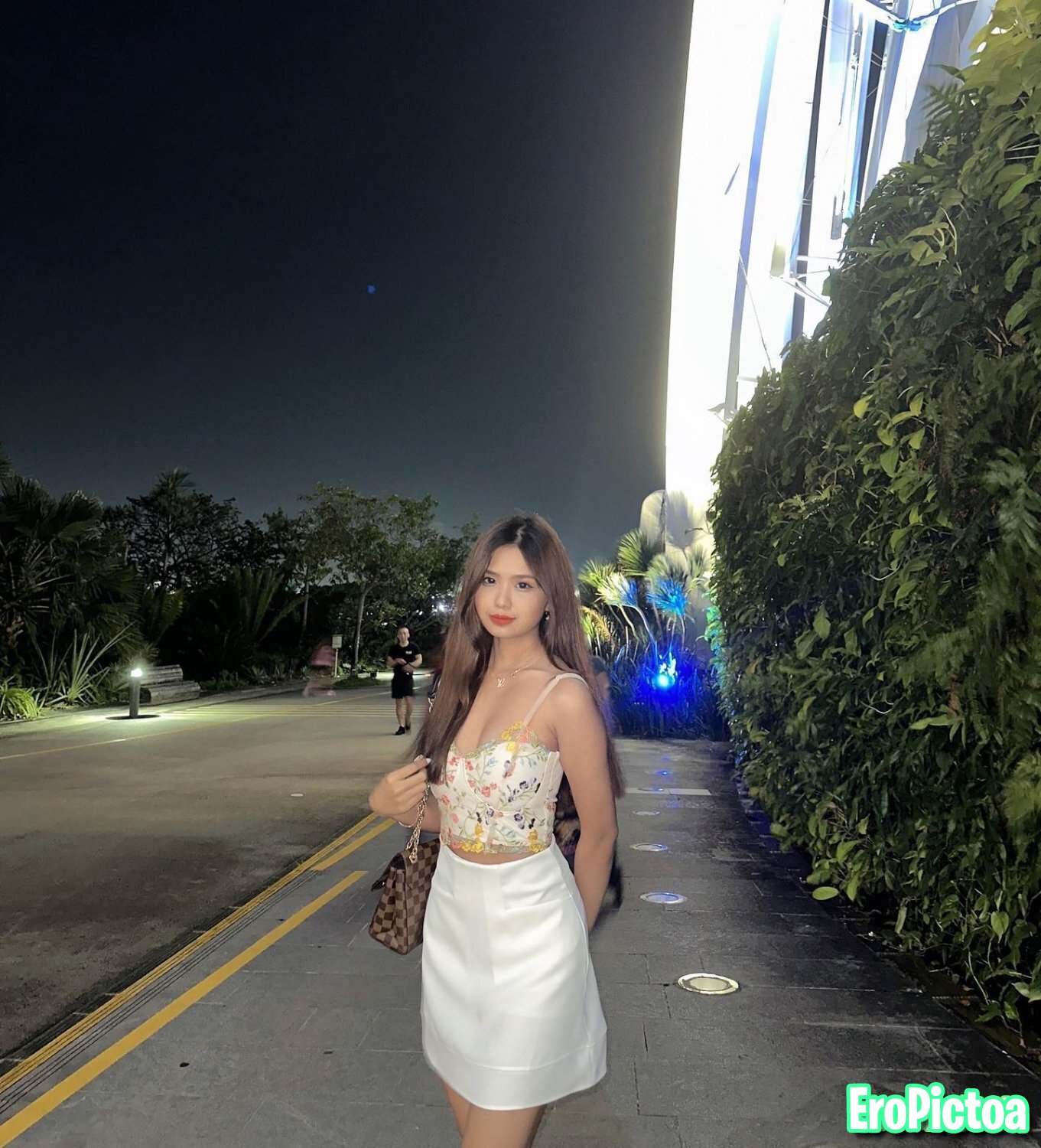 Space Tiktok photo featuring Tiktoker