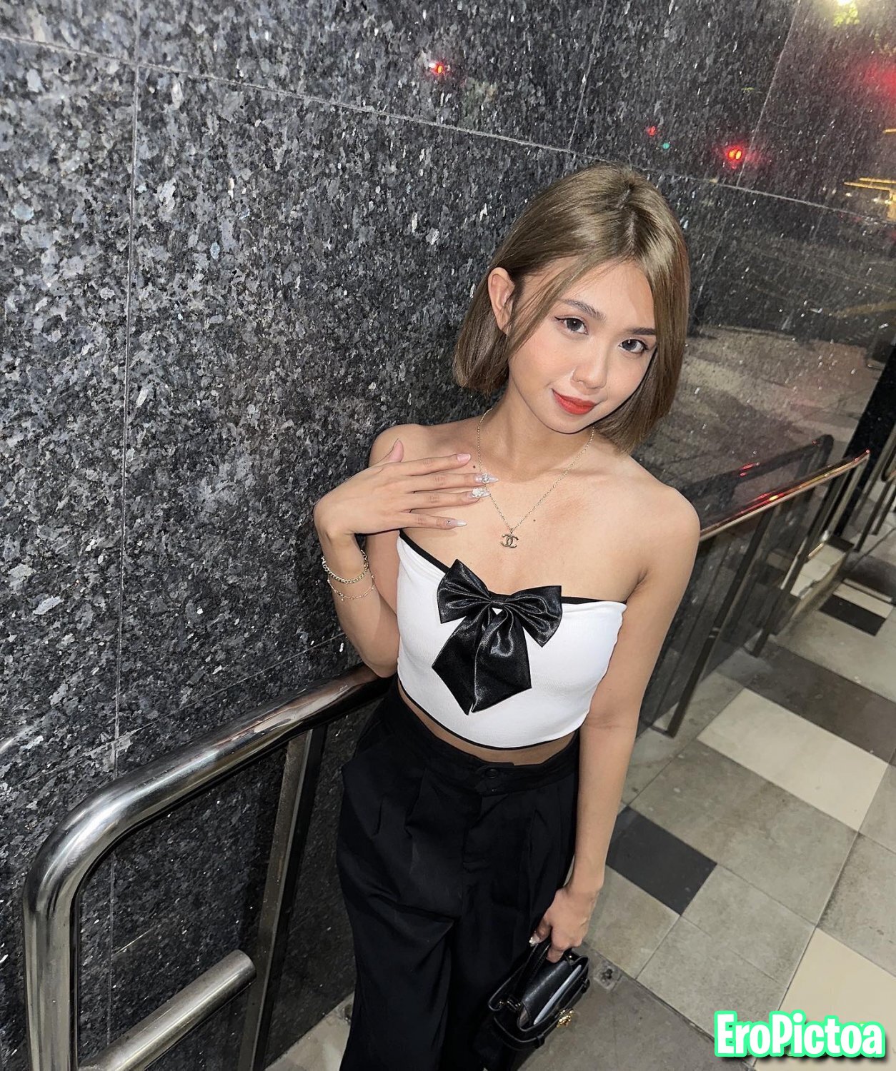 Space Tiktok photo featuring Tiktok