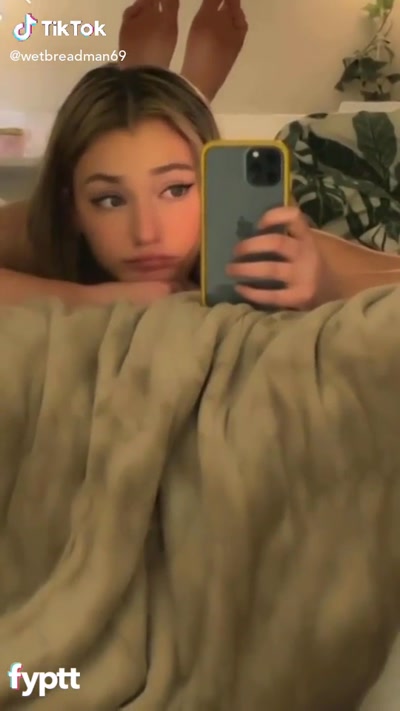Thumbnail for Fit 18+ tiktok slut shows off her sexy body
