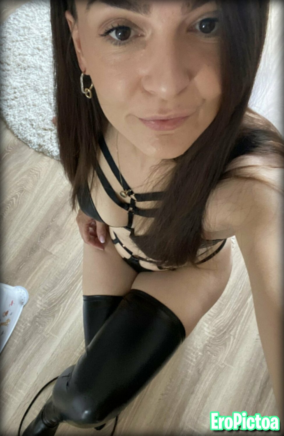 Hot slutmom Simone 🇩🇪 photo featuring mommy