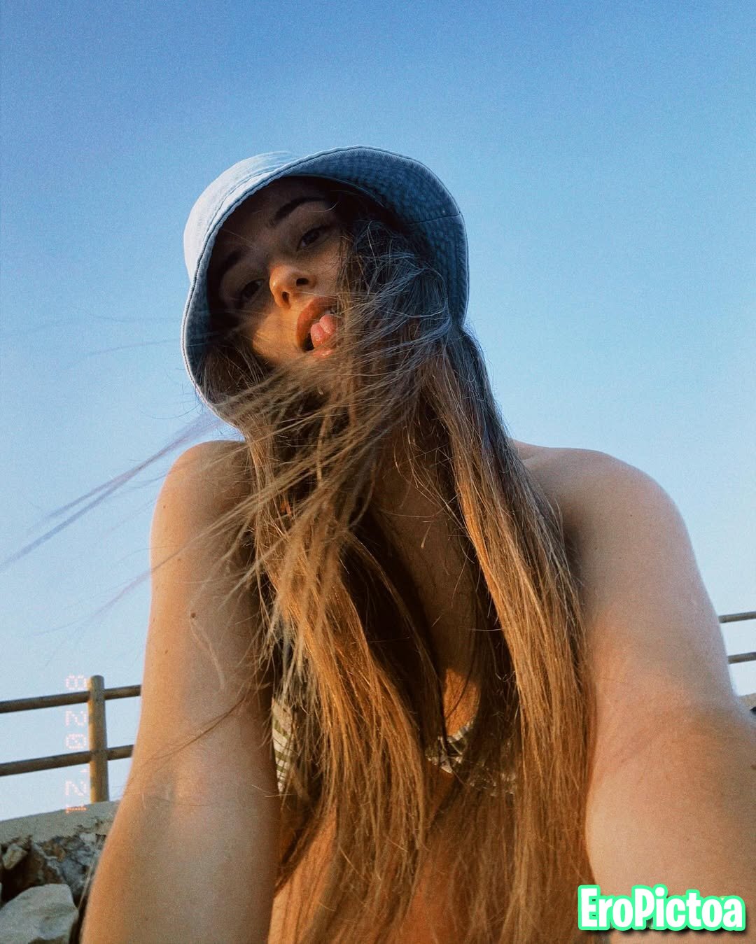(ES🇪🇸) Lili Martinez lilimaartineez Española Mami Influencer TikToker España (ES🇪🇸) photo featuring culo